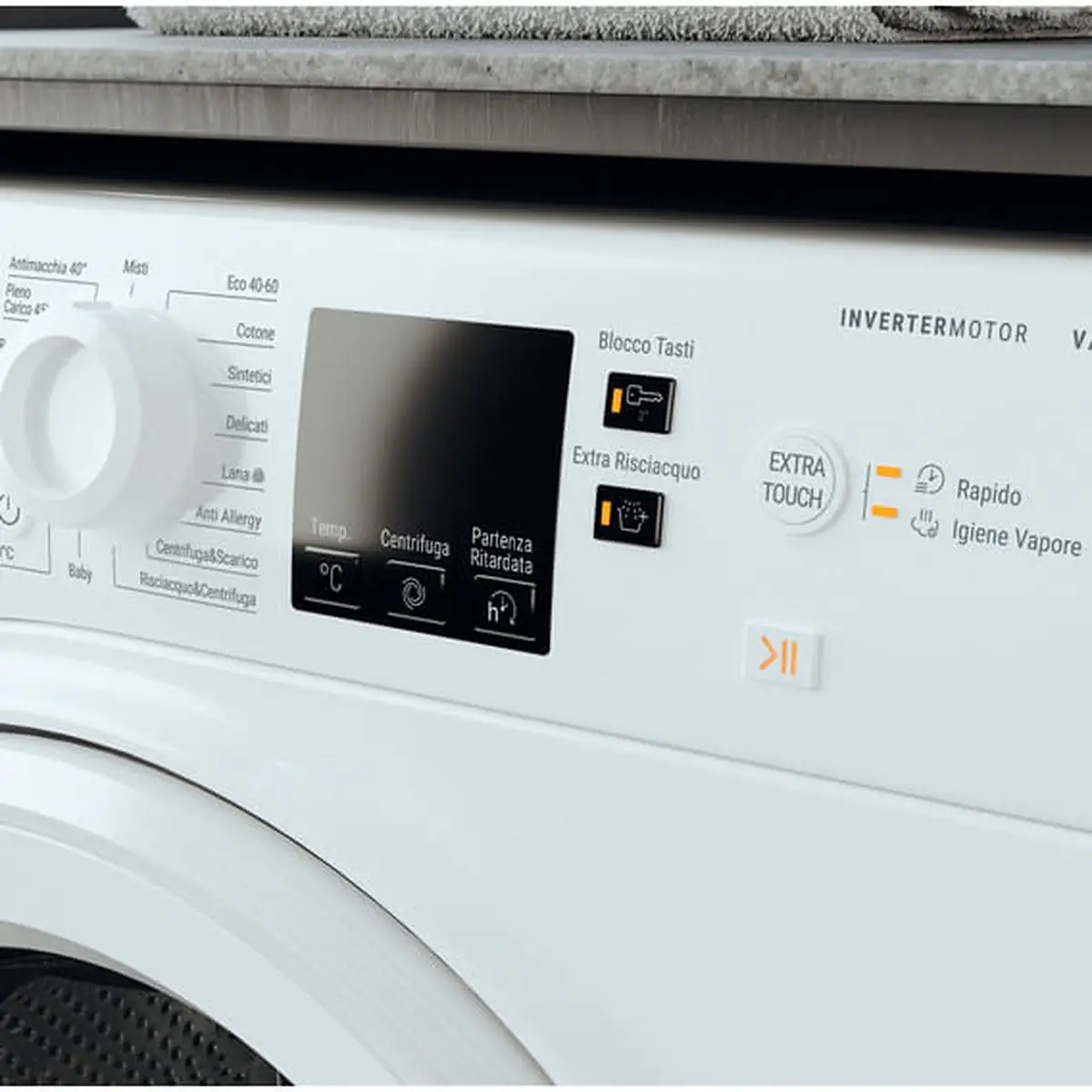 Lavatrice Hotpoint Ariston NFR69W IT 9 kg — foto 2