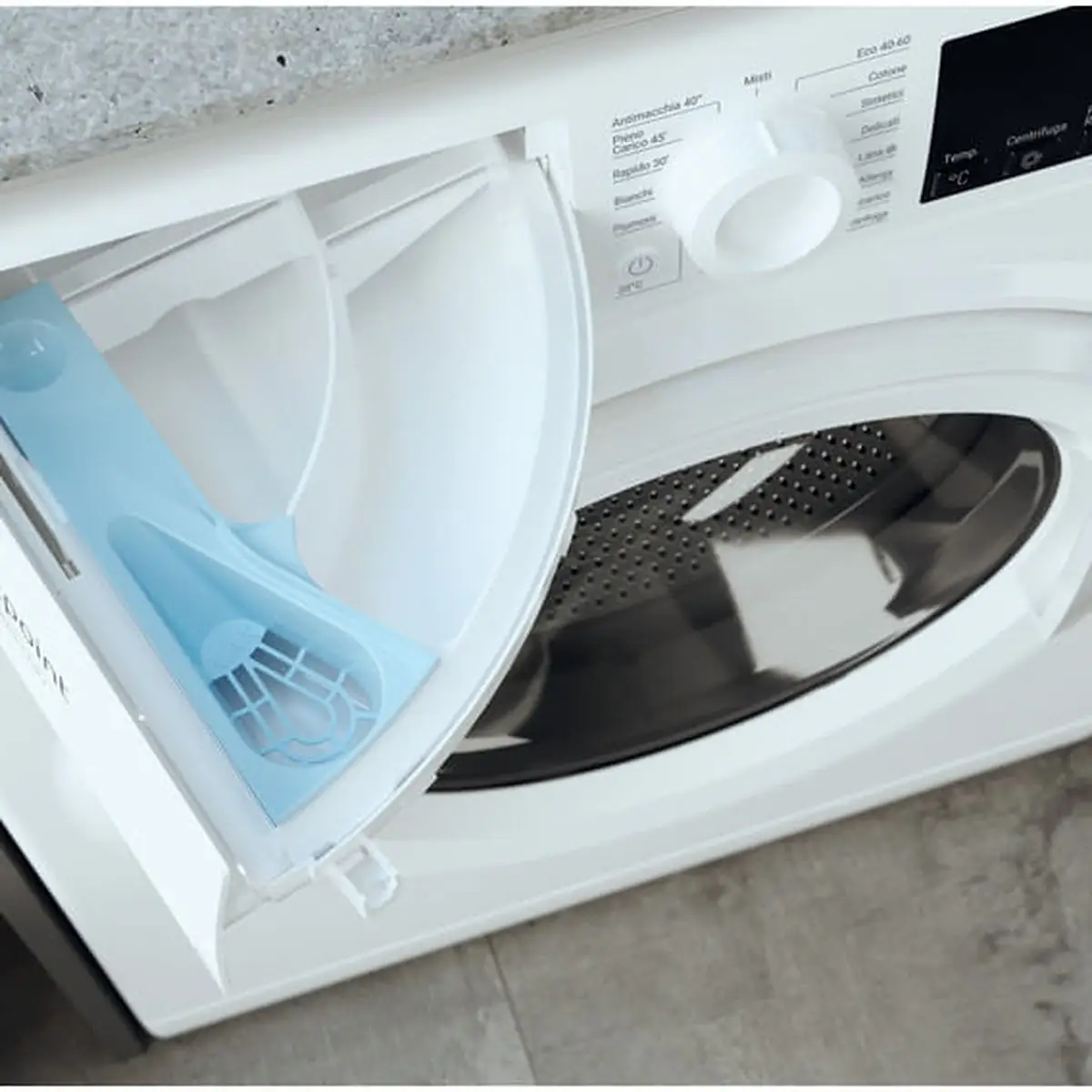 Lavatrice Hotpoint Ariston NFR69W IT 9 kg — foto 3